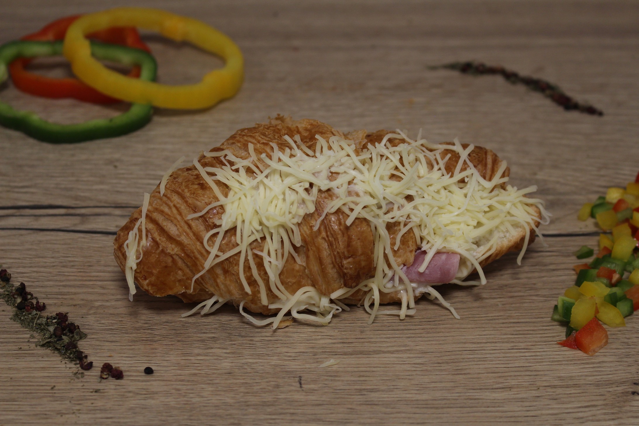 CROISSANT AU JAMBON 